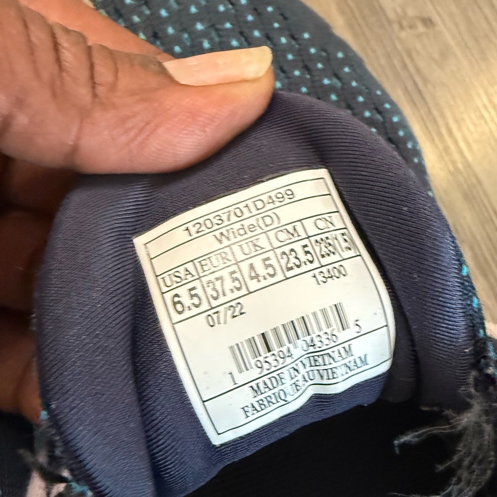 Brooks Kids Shoes - Blue and White - Picture 7 of 7